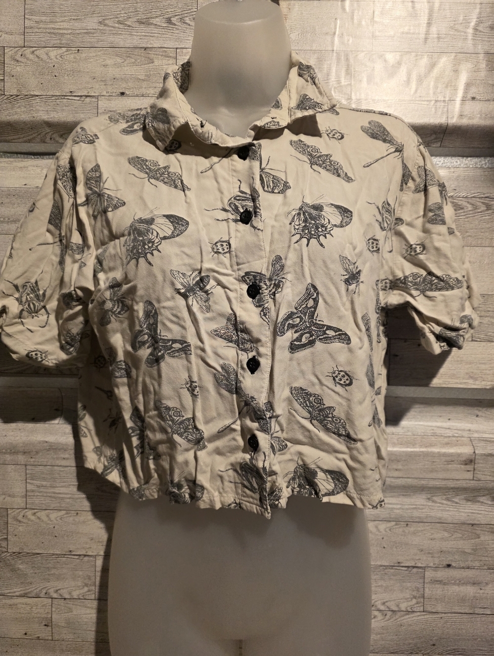 Hot Topic Beige Top with Black Print